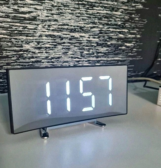 1X ZEGAR LED CYFROWY ELEKTRONICZNY Skaitmeninis žadintuvas ALARM