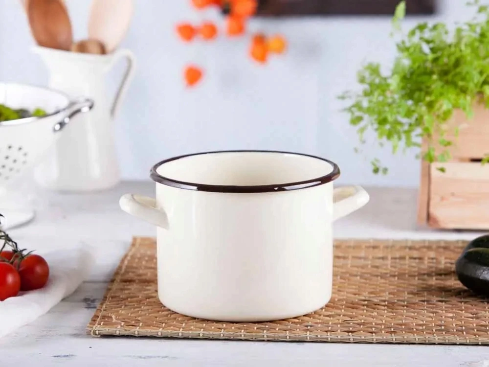 Altom Design 2,2 l tradicinis emaliuotas puodas Silesia dujoms ir indukcijai, kreminis, 16 cm