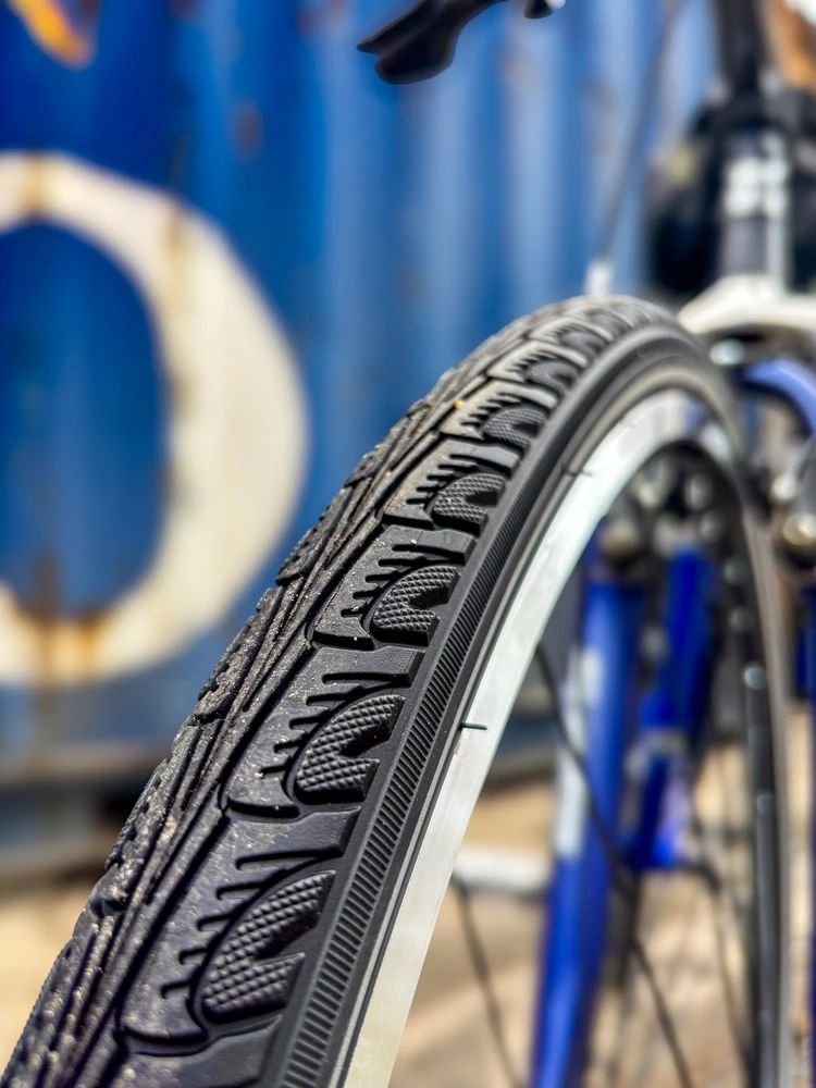 28" TRC ANTI-PUNCTURE dviračio padanga 700x35C 37-622 su atspindinčia juostele