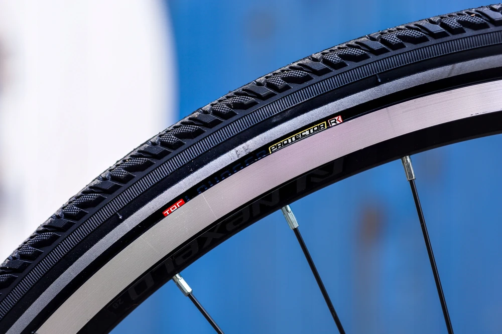 28" TRC ANTI-PUNCTURE dviračio padanga 700x35C 37-622 su atspindinčia juostele