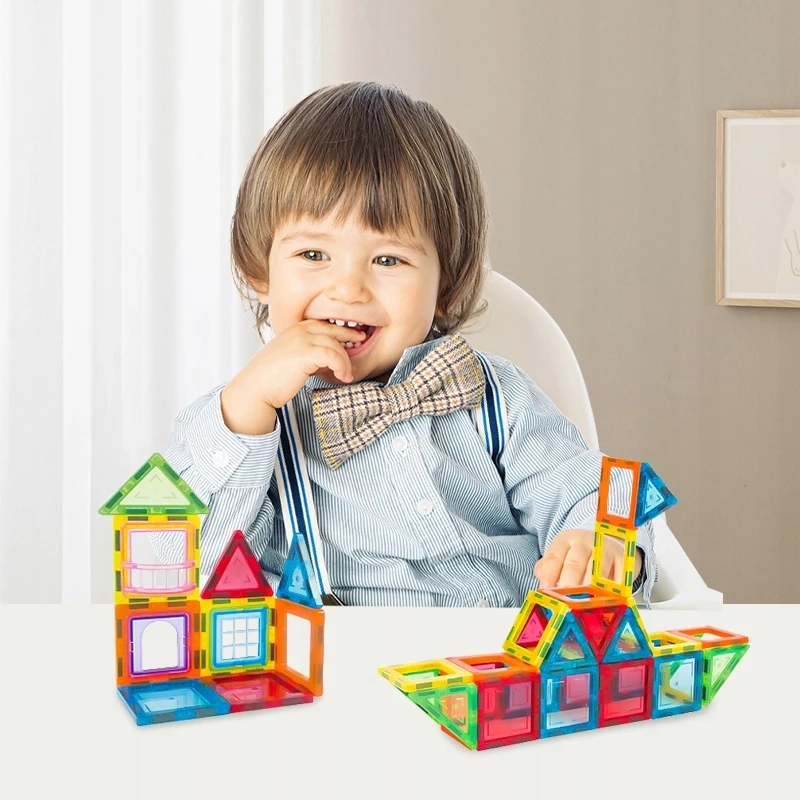 3D EDUKACINIAI MAGNETINIAI KONSTRUKCINIAI KONSTRUKCINIAI PUZLELE 70 vnt.