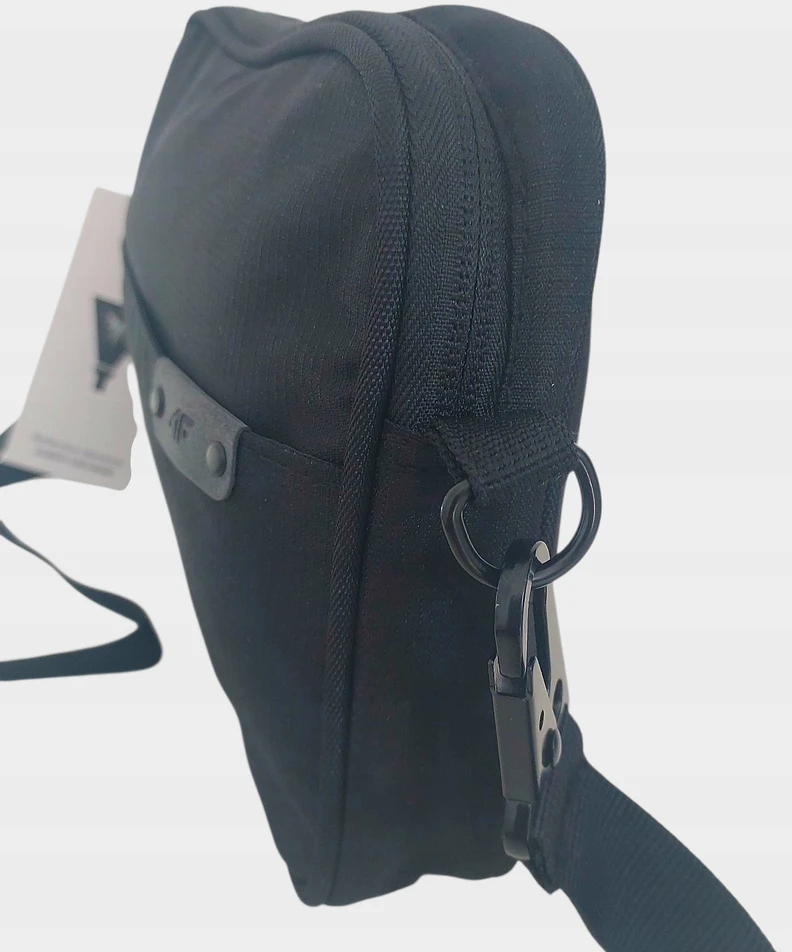 4f Juoda Unisex Per Petį Rankinė-dėklas