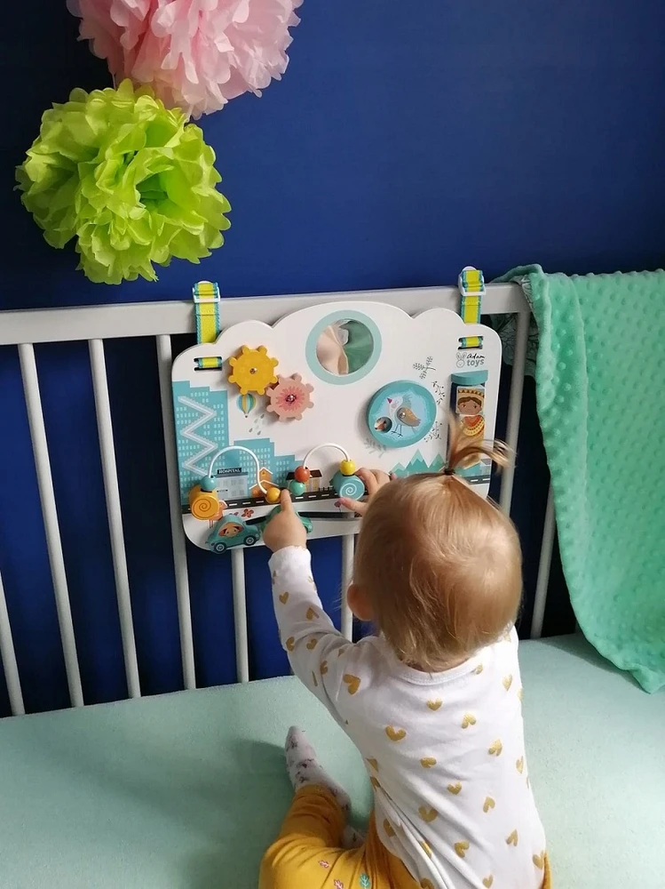 Adam Toys Medinė sensorinė veiklos lenta „Vaikų pasaulis“, skirta kūdikiams nuo 6 mėn., lavina smulkiąją motoriką, pastelė