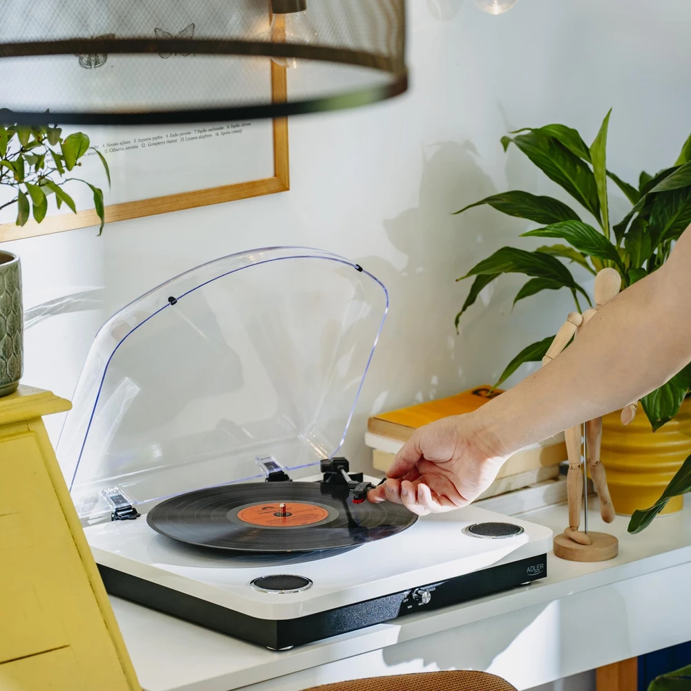Patefonas Adler AD-1914W su USB ir Bluetooth, baltos spalvos