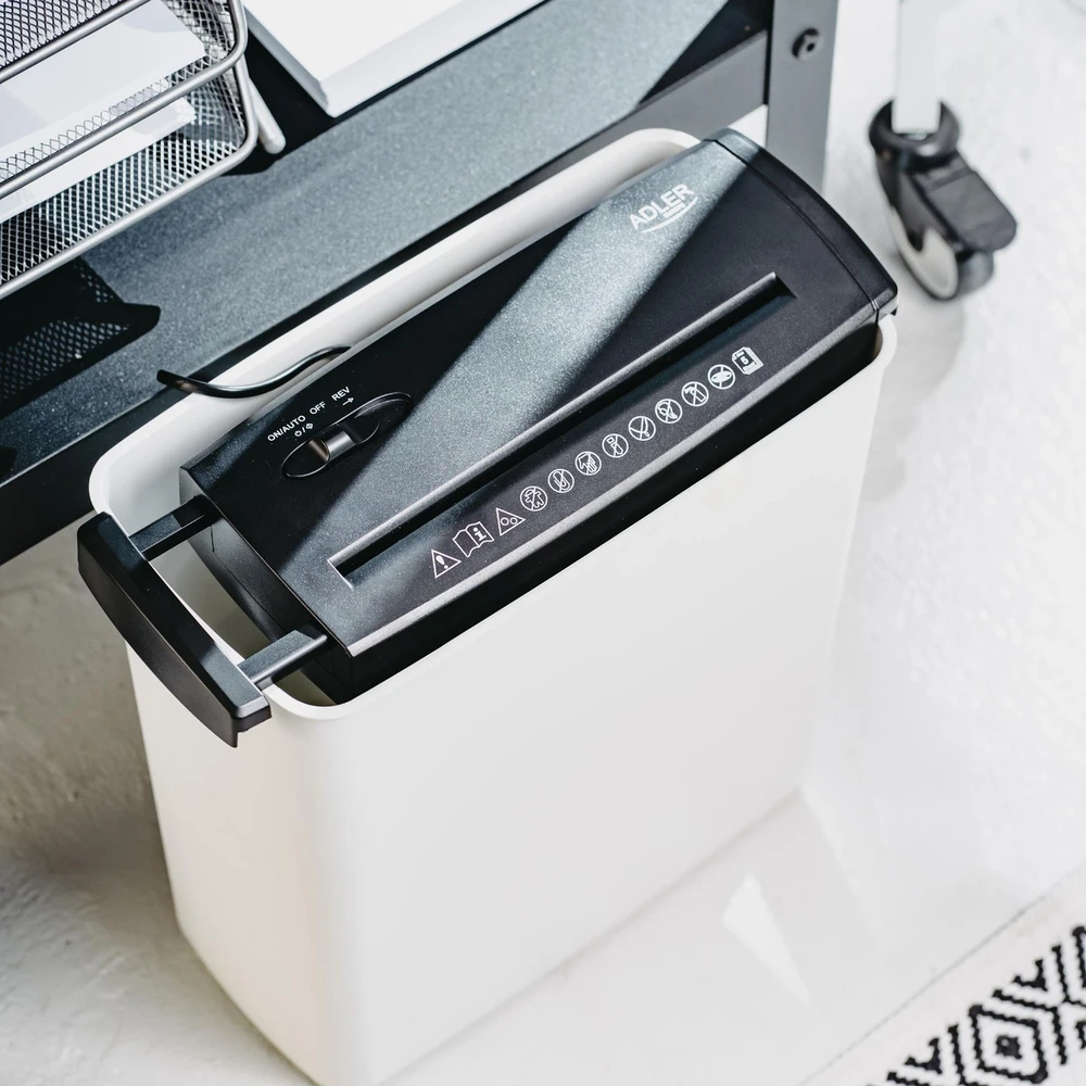 Adler Paper Shredder | AD 1040 | Juodas