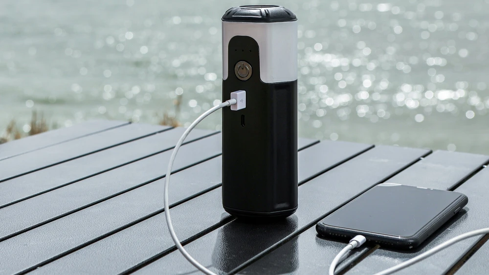 Aerogogo Giga Pump 17: elektrinė pompikė su Led ir Powerbank