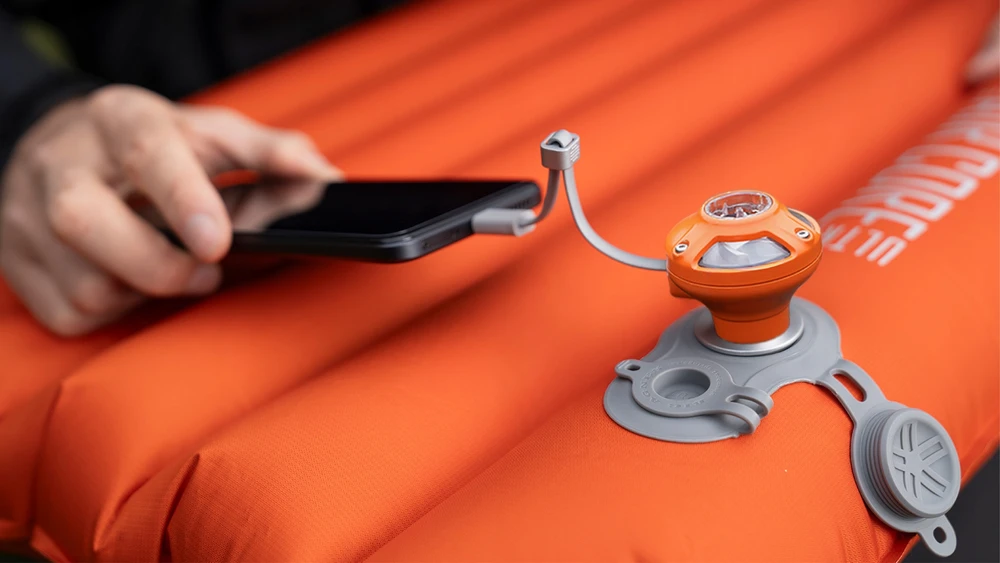 Aerogogo GIGA Pump Air nešiojamas elektrinis siurblys su vakuumo funkcija, USB-C, 7 antgaliai