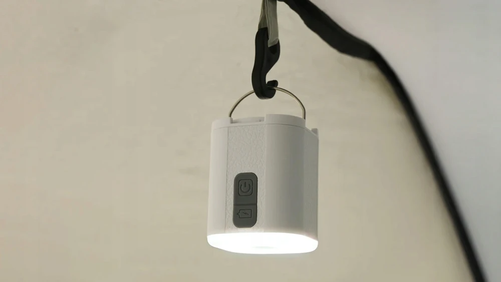 Aerogogo GIGA Pump Tiny P2G-04 balta elektrinė kompaktiška pompa su USB-C ir LED žibintuvėliu