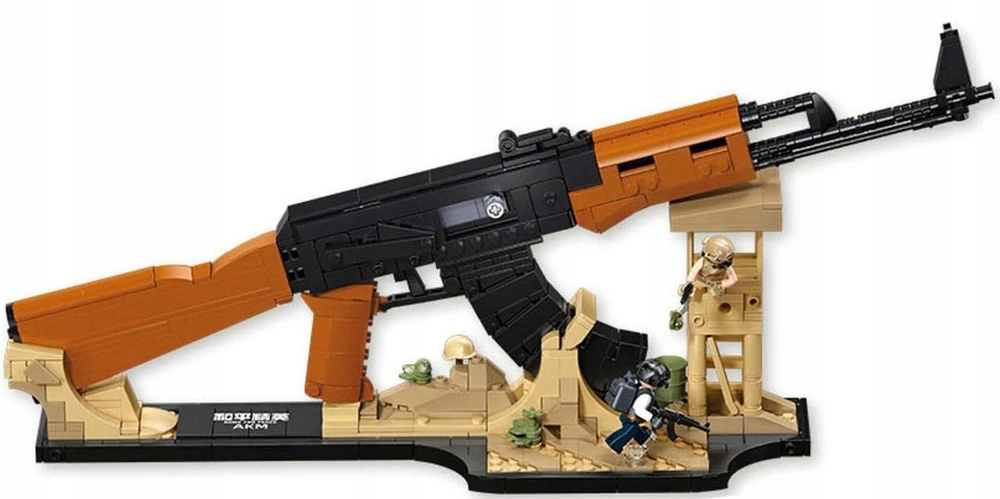AK-47 šautuvas su figūromis 43 cm Mastelis 1:2 Sluban blokai 645 el M38-B1591
