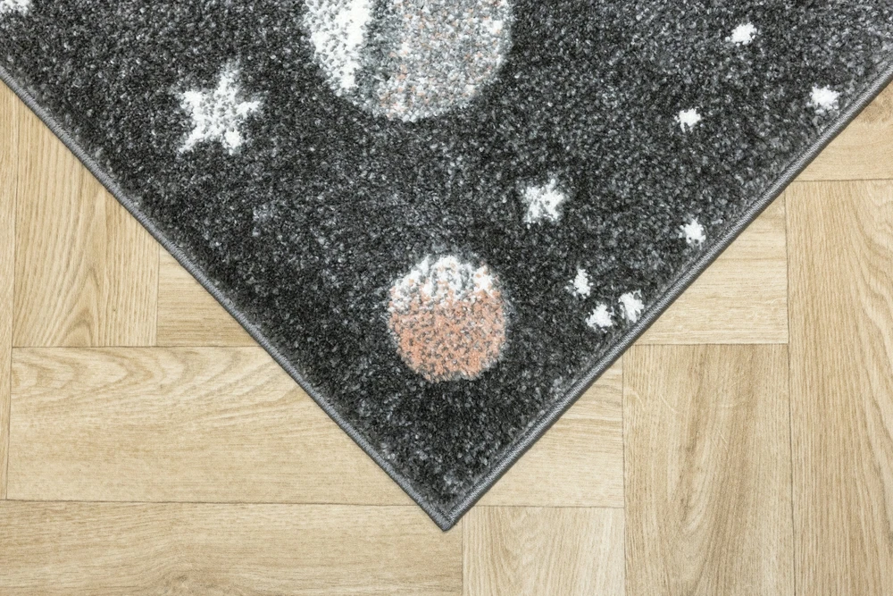 Akcila KILIMAS BERNIUKUI GRAFITINĖS PLANETOS SPACE GALATICA STARS LIMA 140x190 cm