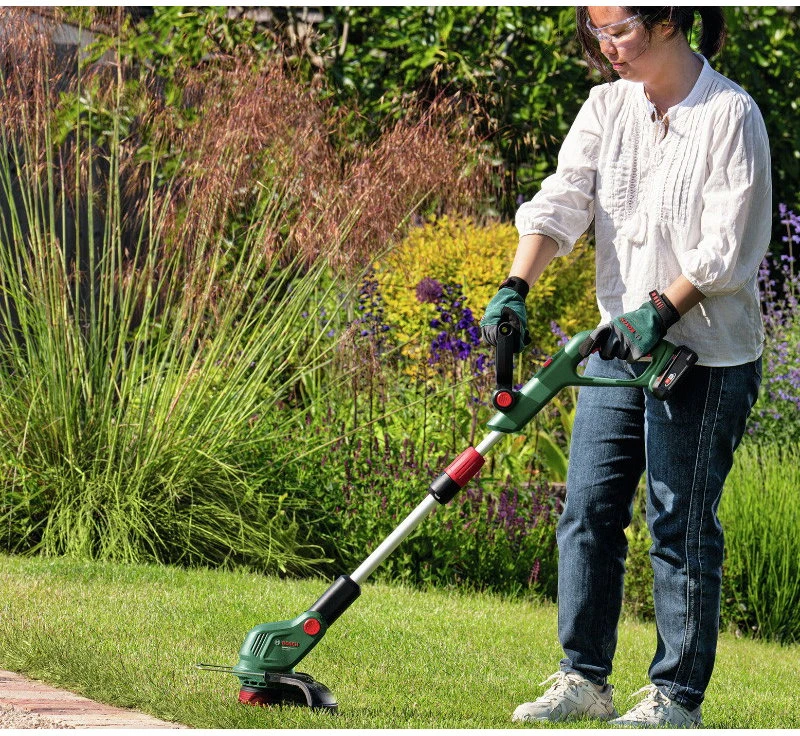 Akumuliatorinė žoliapjovė Bosch Universal GrassCut 18V-26-500, 1x2.0Ah, 06008C1F00