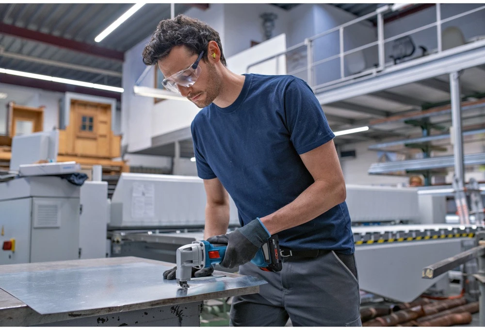 Bosch GSC 18V-16 E Solo, dėžutė