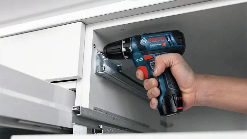 Bosch akumuliatorinis suktuvas - gręžtuvas GSR 12V-15, CC 2x2.0Ah, 10 ACC, 12V-20