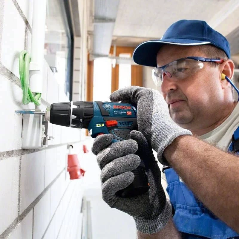 Bosch akumuliatorinis suktuvas - gręžtuvas GSR 12V-15, CC 2x2.0Ah, 10 ACC, 12V-20