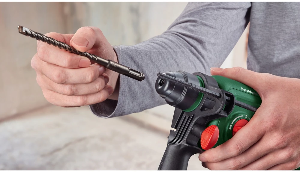 Bosch UniversalHammer 18V be akumuliatoriaus ir kroviklio Akum.perforatorius