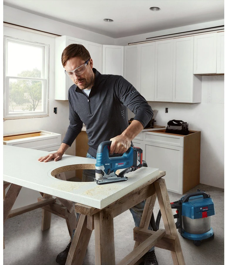 Akumuliatorinis siaurapjūklis BOSCH GST 18V-125 B CT Solo