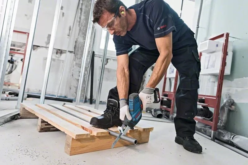 Akumuliatorinis tiesinis pjūklas Bosch GSA 18 V-LI C Professional Solo