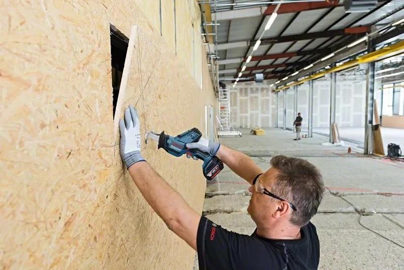 Akumuliatorinis tiesinis pjūklas Bosch GSA 18 V-LI C Professional Solo