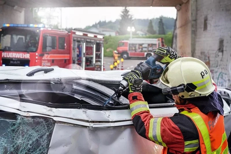 Bosch Akumuliatorinis universalus pjūklas GSA 18V-32, be akumuliatoriaus ir kroviklio