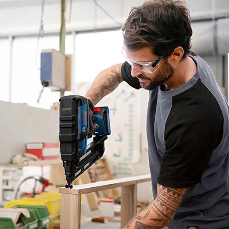 Bosch GNH 18V-64 M, be akumuliatoriaus ir kroviklio, LB