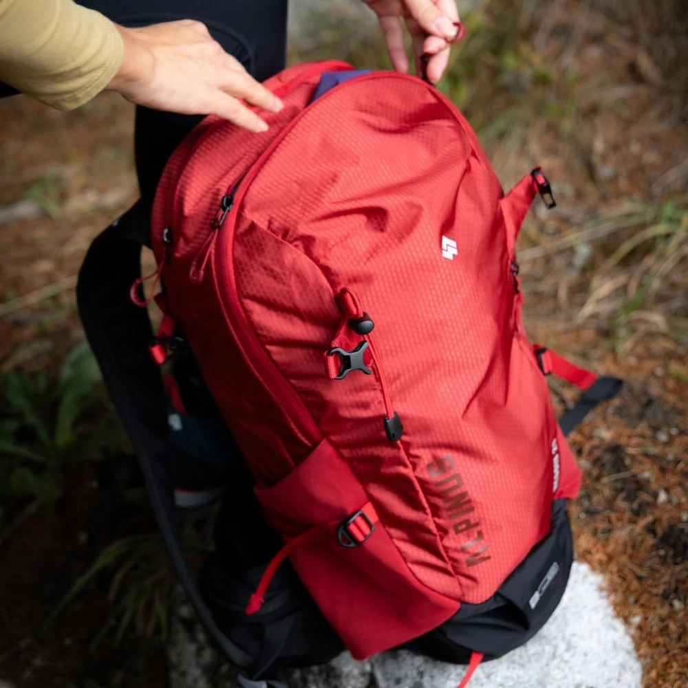 Alpinus Negoiu 20l: Raudonas kelioninis trekkingo kuprinė