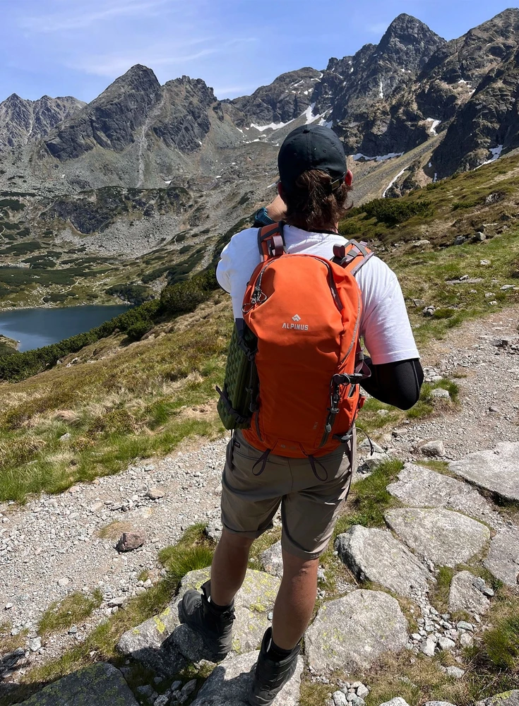 Alpinus Teno 24 D-tech turistinis kuprinė su H2o sistema ir lietaus uždangalu