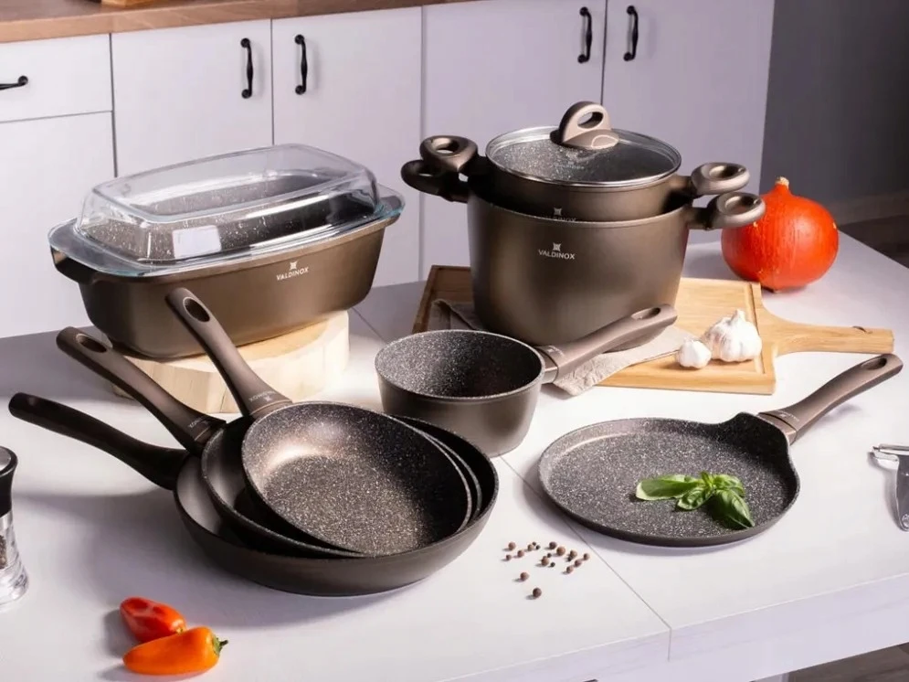 Altom Design SAUGOS INDUKCINĖ 16 CM 1,1 L ALIUMINIO NELIPEJUS PIENO PUODAS AURUM