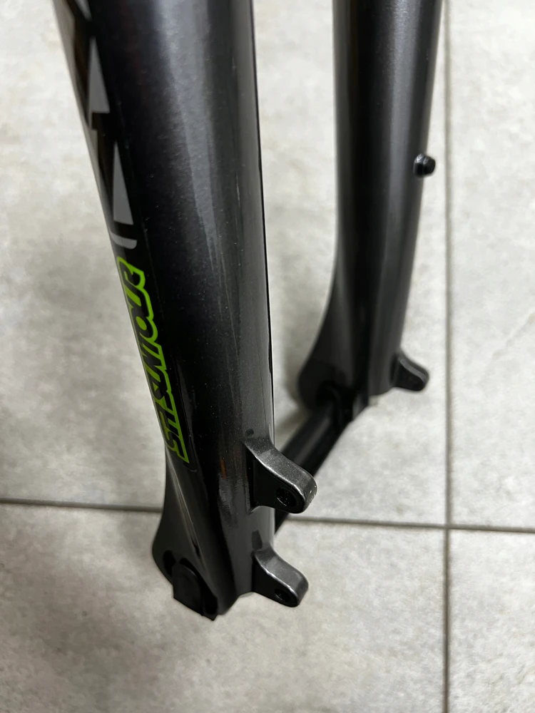 Amortizatorius SR Suntour NVX-HE-P 26" 63mm Disc/V-Brake Atstumas tarp sriegių 120 mm
