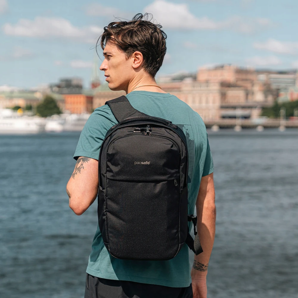 Antivagystinė nešiojamojo kompiuterio kuprinė Pacsafe Vibe 20, 20 l, iki 16", juoda, su RFID apsauga