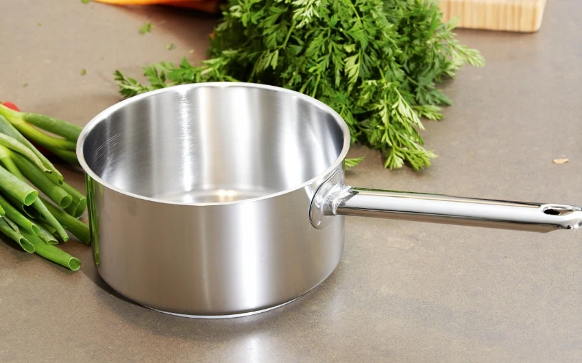 APOLLO 7 nerūdijančio plieno padažas 1,5 L INDUKCIJAI 18 CM