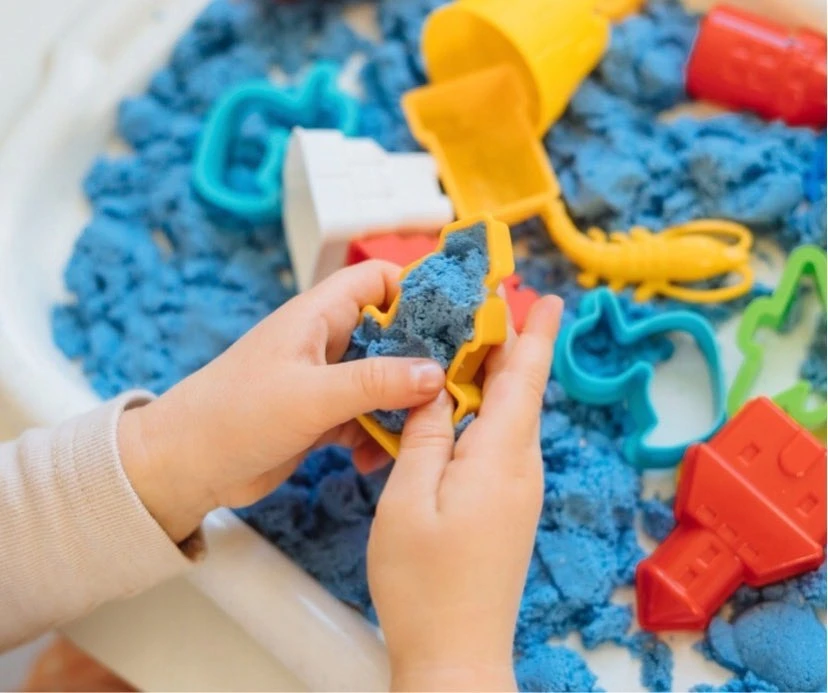 Asato Kinetic Sand 3kg rinkinys vaikams Baseinas Formos Formos dovanoms
