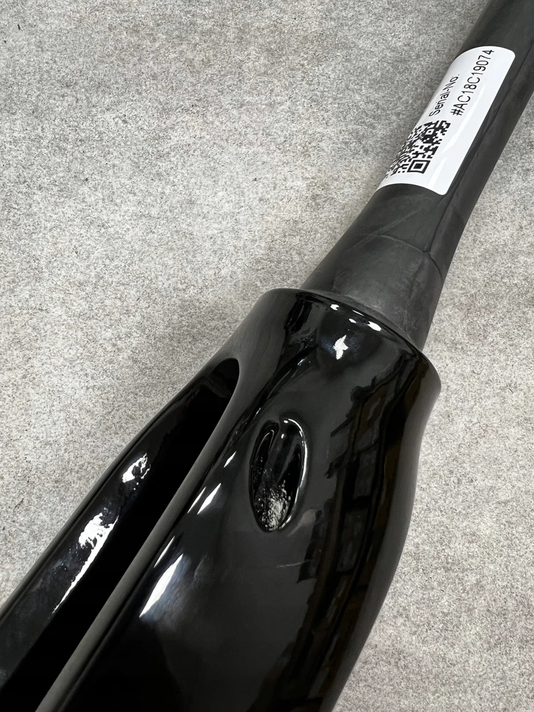 Astro Carbon integruoto disko kūginis žvyro kietos šakės 12x100 mm ašis