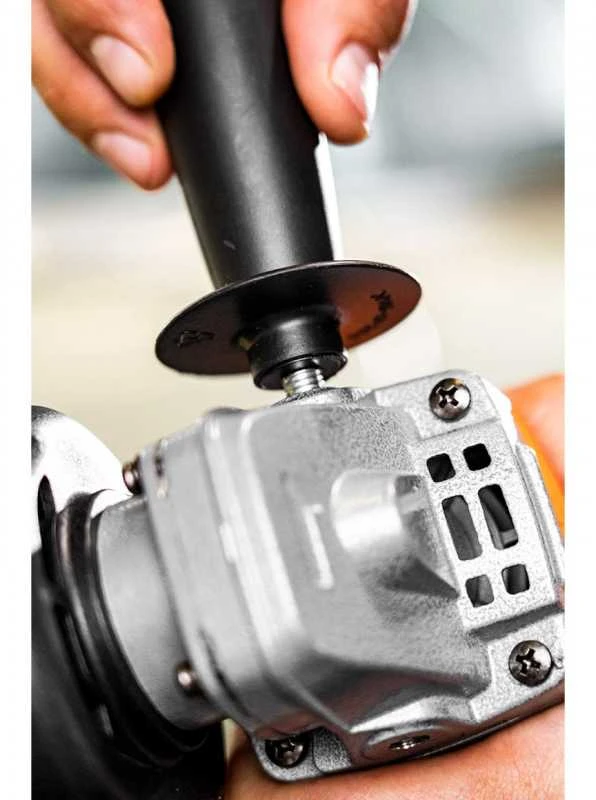 Automobilio poliravimo mašina NEO TOOLS 710W, 125 mm, dvigubo veikimo