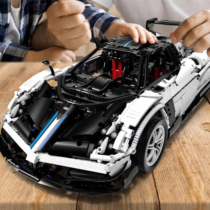 RASTAR 1:8 mastelio surenkamas automodelis Pagani Huayra BC Bricks, 97910