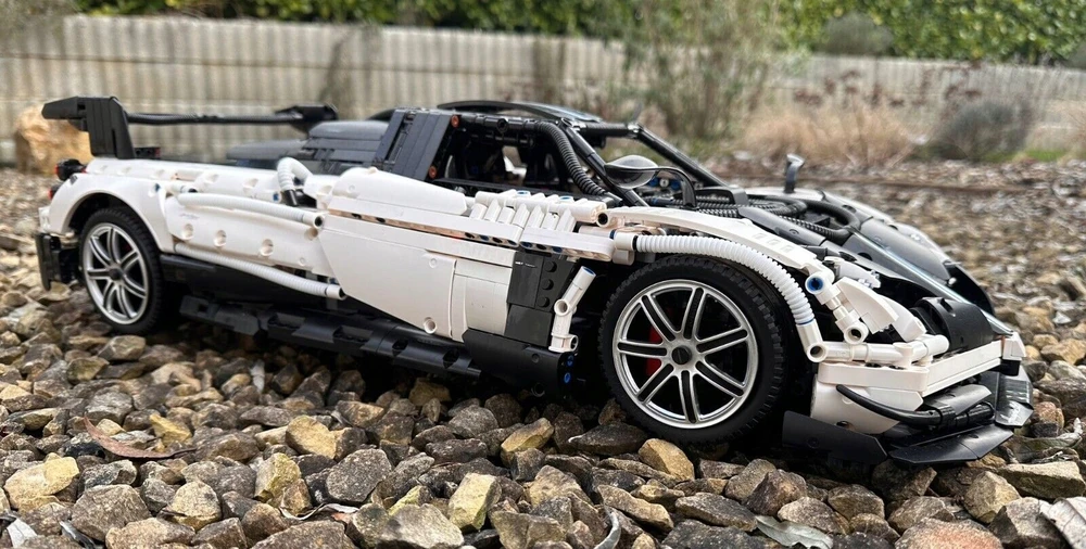 RASTAR 1:8 mastelio surenkamas automodelis Pagani Huayra BC Bricks, 97910