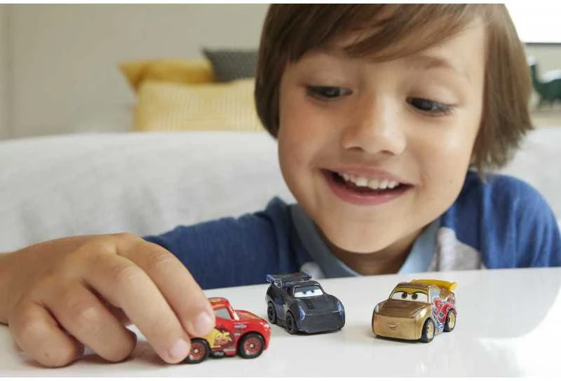 Mattel CARS 3 automodelių rinkinys Mini Lenktynininkai, 3vnt., GKG01