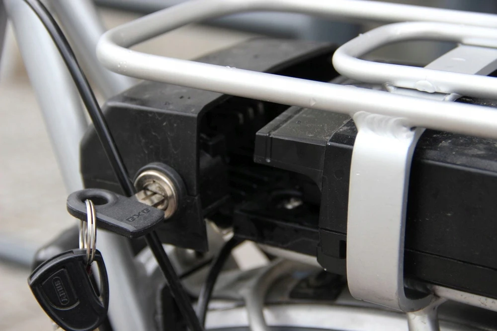 Axa Defender spynos komplektas elektriniam dviračiui su Yamaha sistema