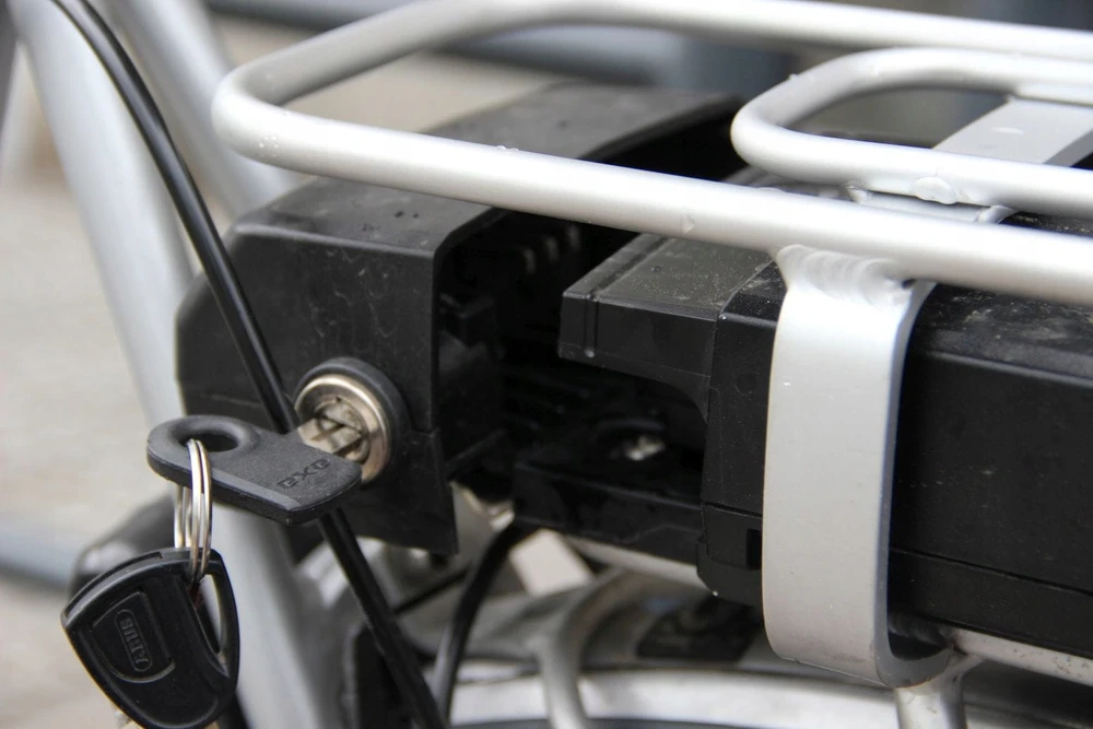 Axa Defender spynos komplektas elektriniam dviračiui su Yamaha sistema