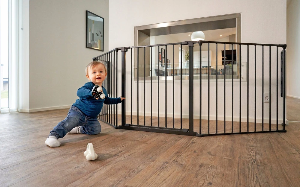 Baby Dan Apsauginė tvorelė XXL 90 - 350 cm, juoda