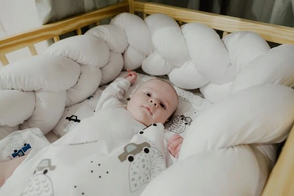Baby Raj Ochraniacz do łóżeczka warkocz velvet spalva szałwia jūros spalvos 200 cm / 2m