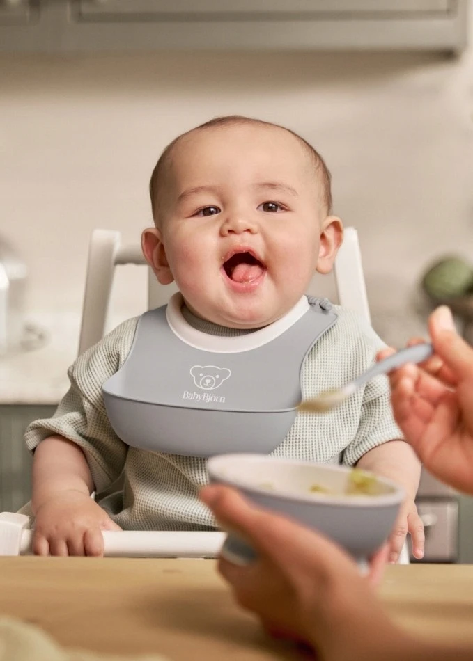 BABYBJORN - 3 dalių šviesiai pilkos spalvos maitinimo rinkinys