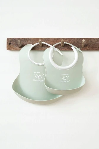 BABYBJORN mažų/didelių Powder Žalias seilinukų rinkinys
