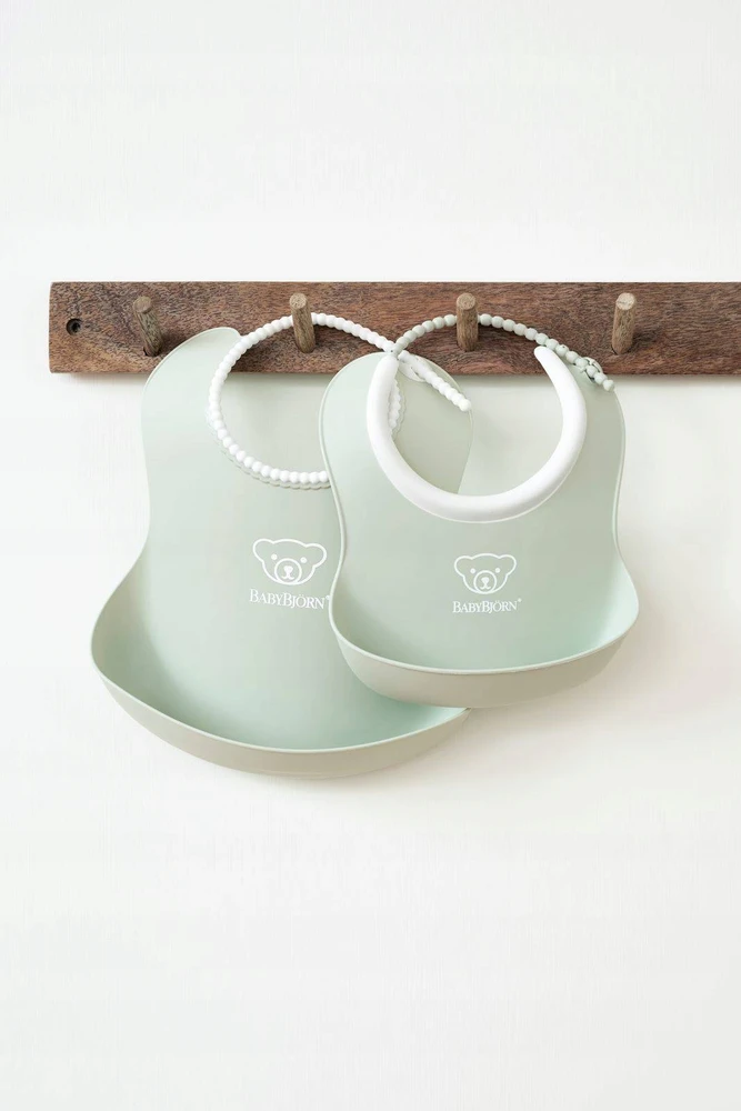 BABYBJORN mažų/didelių Powder Žalias seilinukų rinkinys
