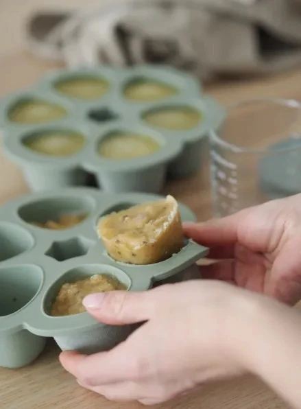 BEABA SILIKONINIS KŪDIKIO MAISTO KONTEINERIS MULTIPORTIONS 6x90 ML SAGE Žalias
