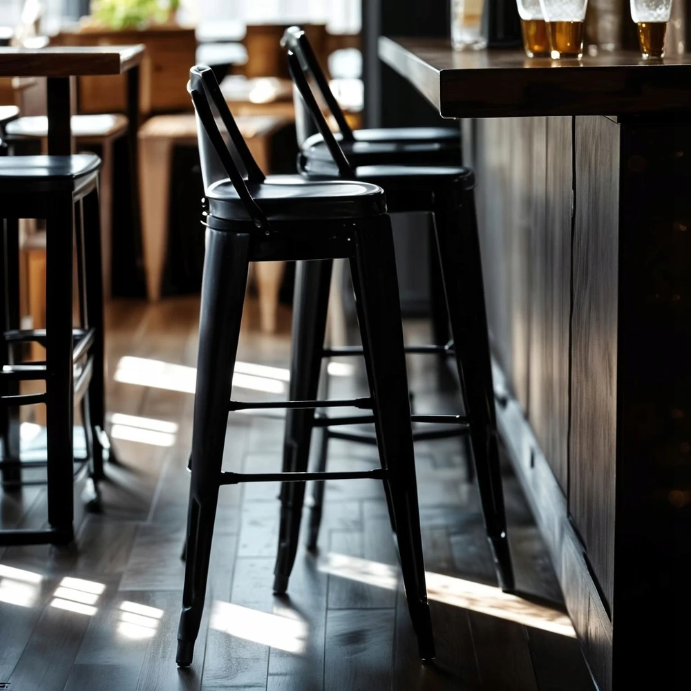 Begryf Metalinė kėdė su atlošu, BAR taburetė, juoda, skirta valgomajam, patvari ir tvirta