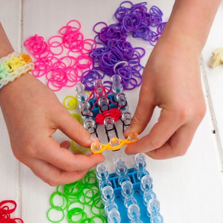 Bez Marki DIDELIS RINKINYS 6800 EL. GUMĖS PAPUOŠALINIŲ APYRANKĖMS, DIY PAKABALUMS GAMINTI
