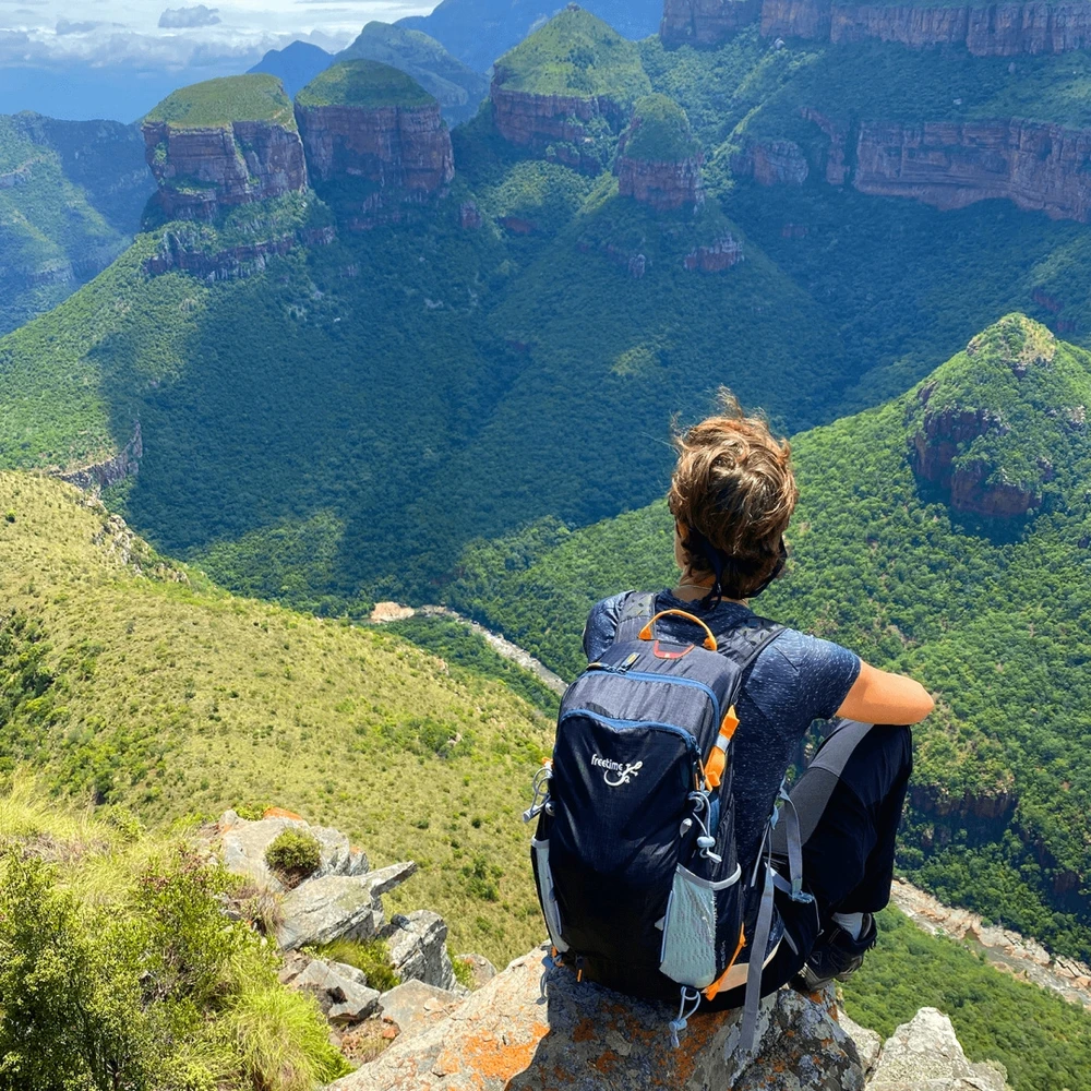 Bez Marki Freetime Peak 32 - Juodas turistinis kuprinės modelis