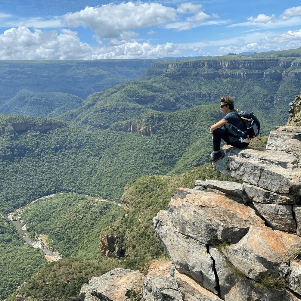 Bez Marki Freetime Peak 32 - Juodas turistinis kuprinės modelis
