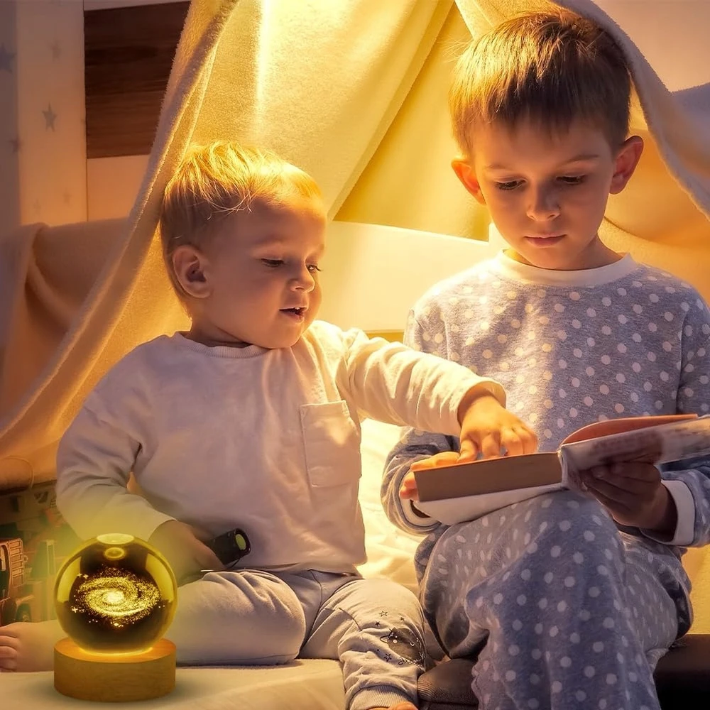 Bez Marki KRYSZTAŁOWA KULA 3D GALAKTYKA LED Naktinė lempa USB DREWNIANA PODSTAWA