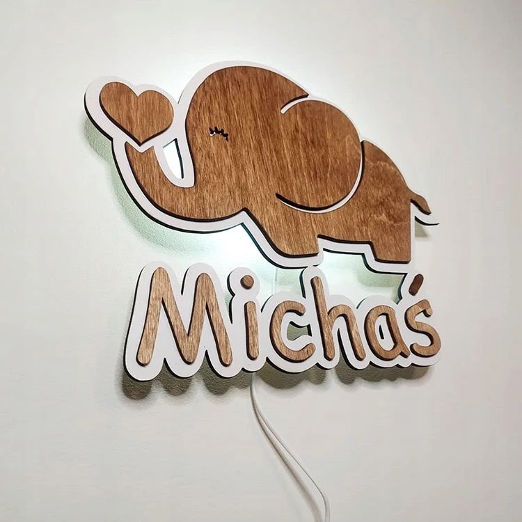 Bez Marki Lampka Nocna LED Drewniana Słonik su Imieniem Dziecka Personalizowana Słoń L